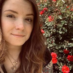 Meet your Posher, Becca